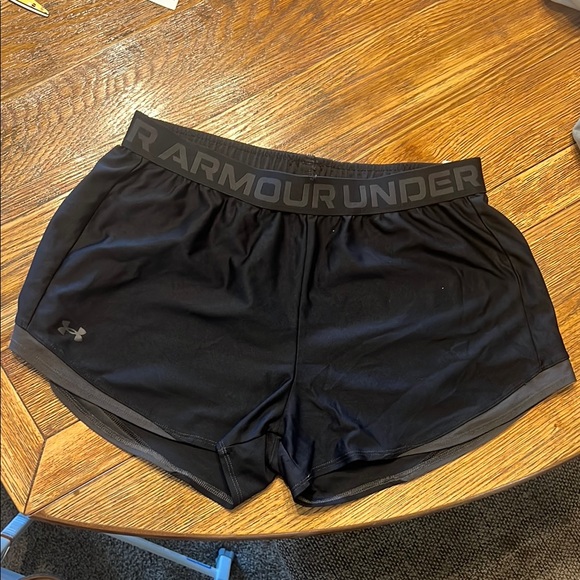 Under Armour Black Athletic Shorts Lightweight Performance - Picture 1 of 3